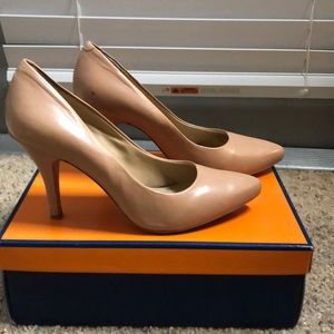 Neutral Tan Arturo Chiang Heels
